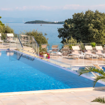 Hotel Malin swimming pool